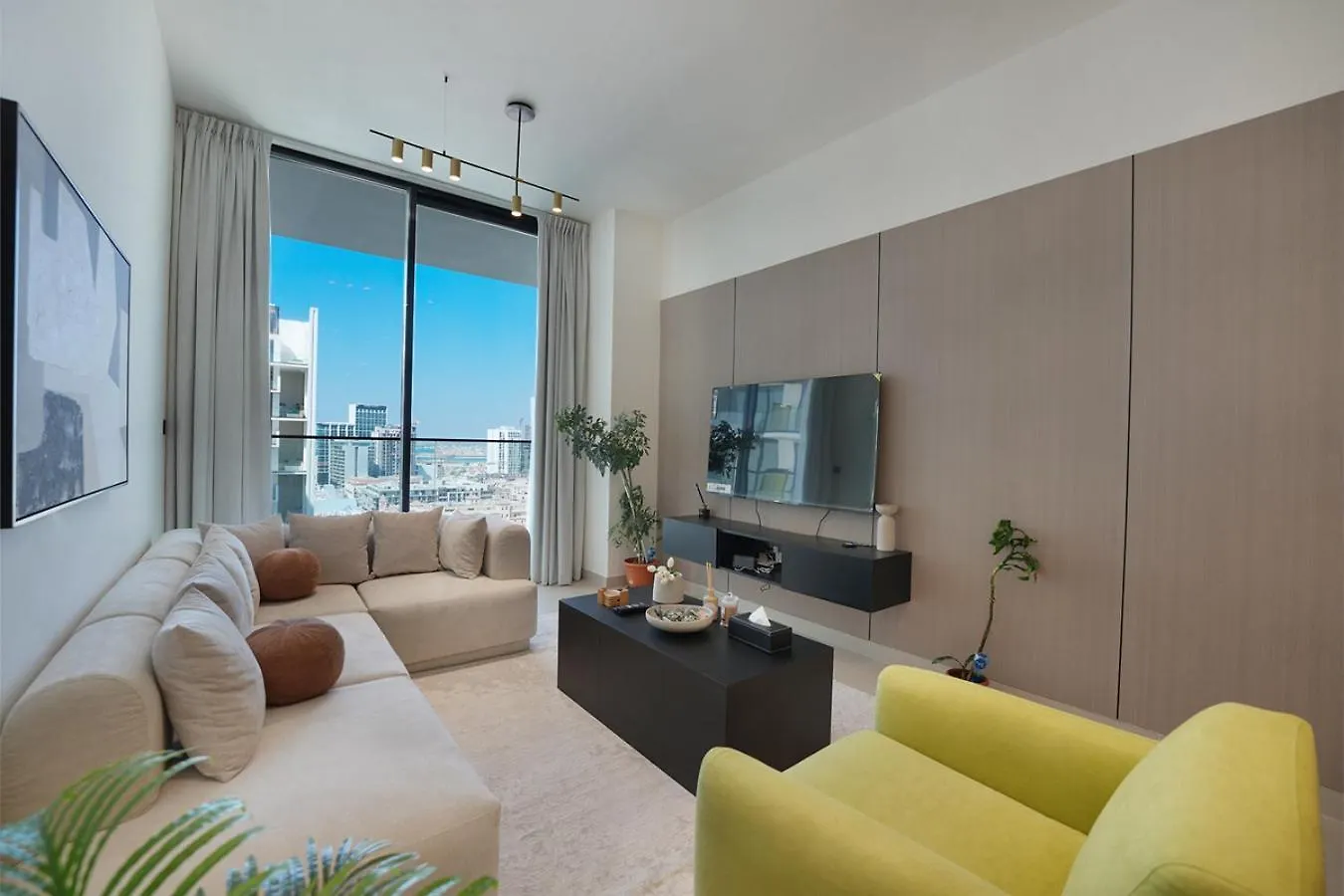 Easygo- Lavish 2Br In The Heart Of Jvc Binambr Apartment Dubai