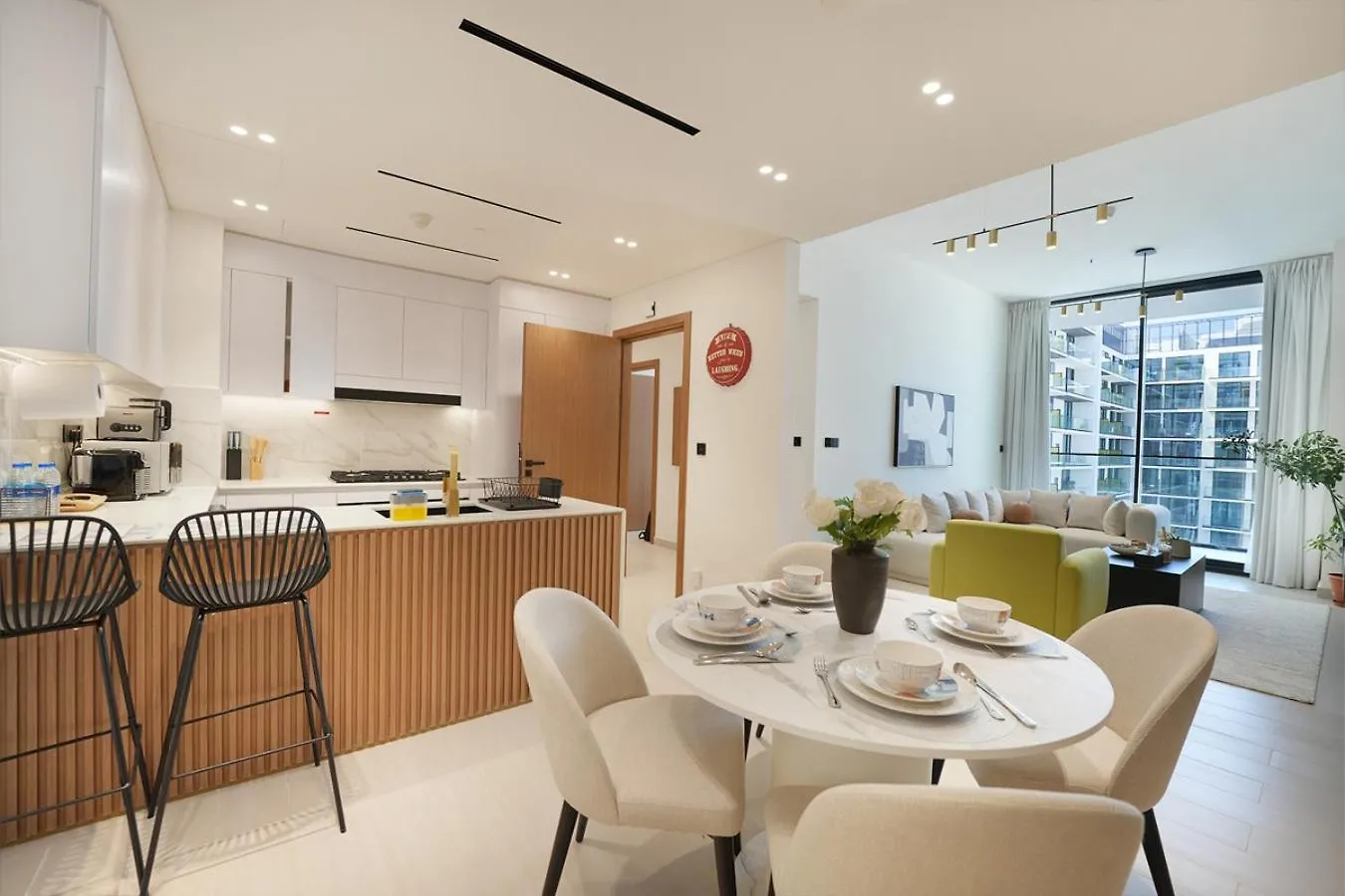 Easygo- Lavish 2Br In The Heart Of Jvc Binambr Apartment Dubai
