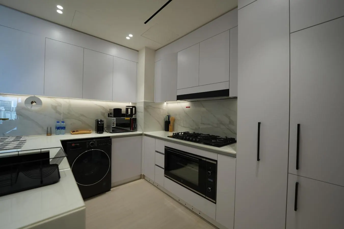 Easygo- Lavish 2Br In The Heart Of Jvc Binambr Apartment Dubai