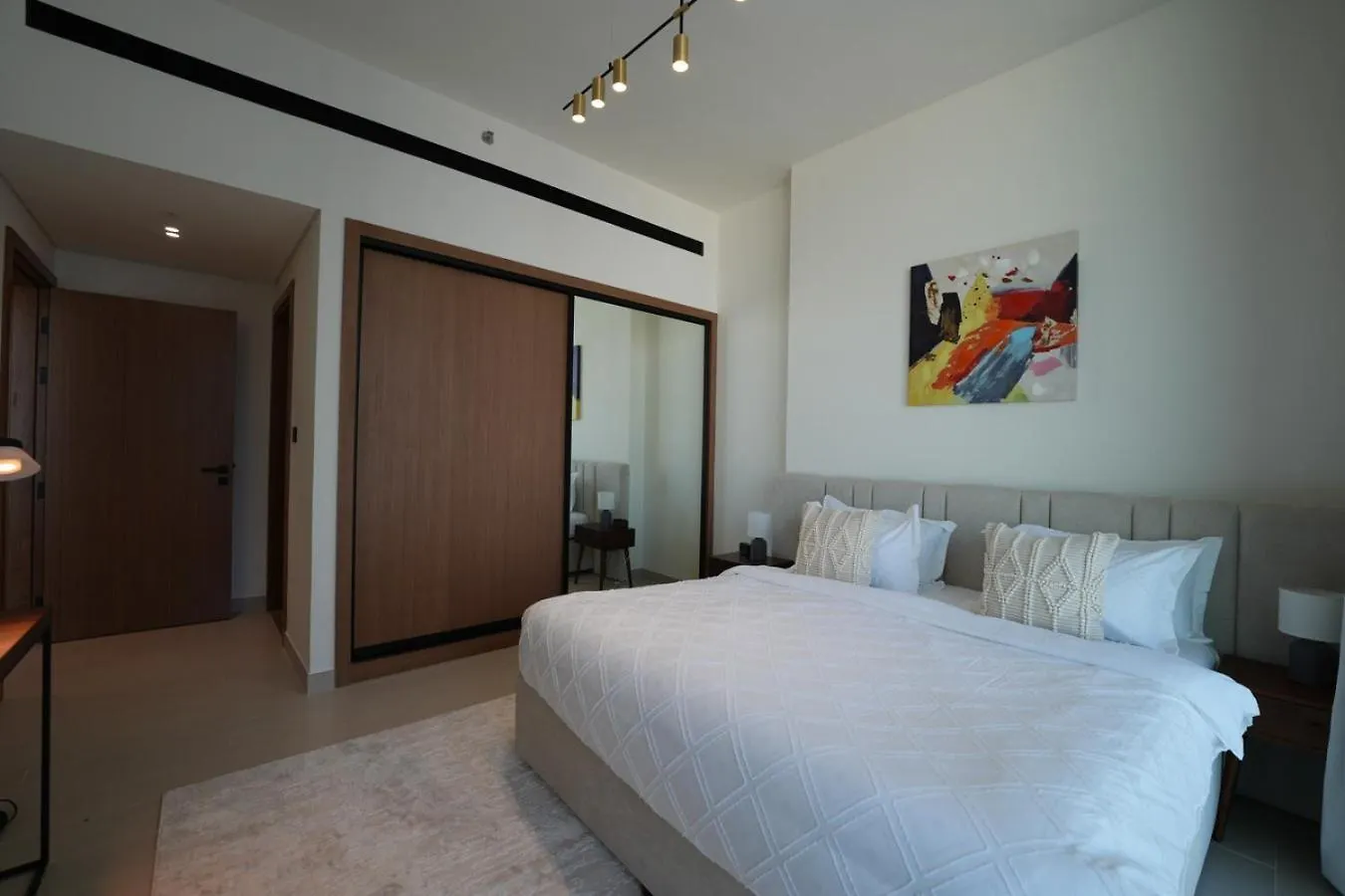 Easygo- Lavish 2Br In The Heart Of Jvc Binambr Apartment Dubai