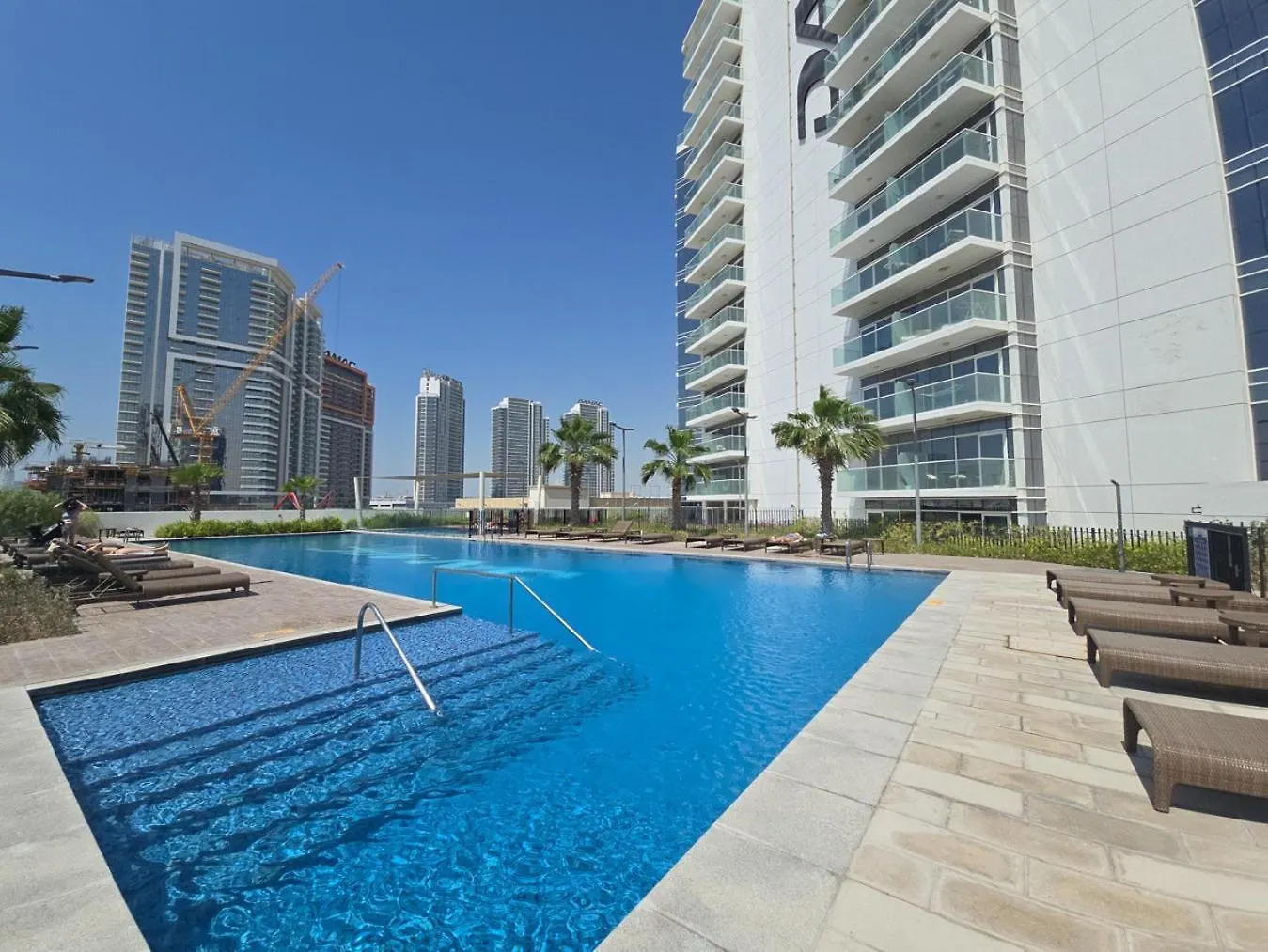 Easygo- Lavish 2Br In The Heart Of Jvc Binambr Apartment Dubai