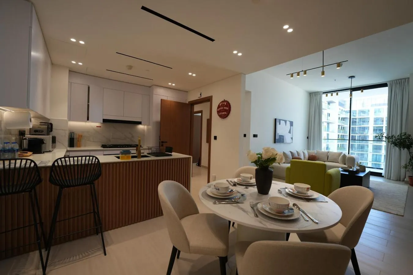 Easygo- Lavish 2Br In The Heart Of Jvc Binambr Apartment Dubai
