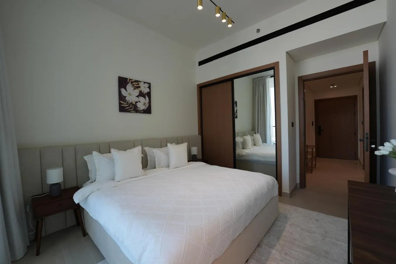 Apartment Ferienwohnung Easygo- Lavish 2Br In The Heart Of Jvc Binambr Dubai